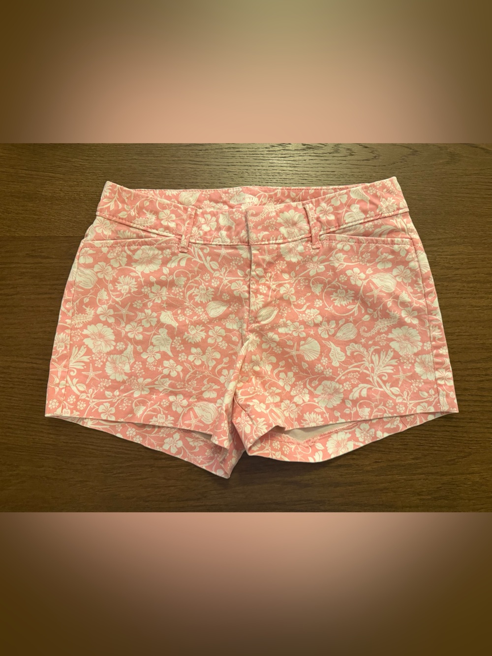 Old Navy The Pixie Pink and White Floral Mid-Rise Shorts